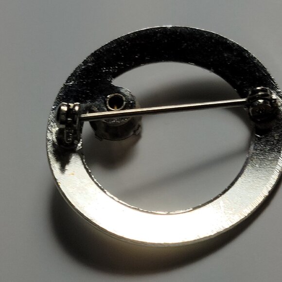 Circle of Life Symbol of Love to be Alive Vintage Brooch with Prong Set Cz - Picture 3 of 5